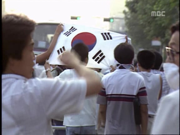 [MBC스페셜] 87년 6월 민주화 항쟁 20주년 특집다큐 '너는 살고 내가 죽었다' | 인스티즈