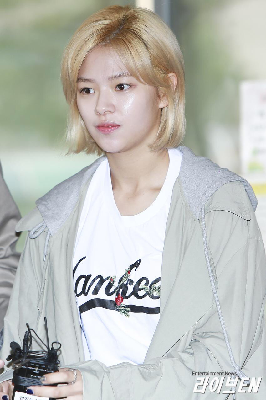 170509 대선투표하는 나연+지효, 정연 | 인스티즈