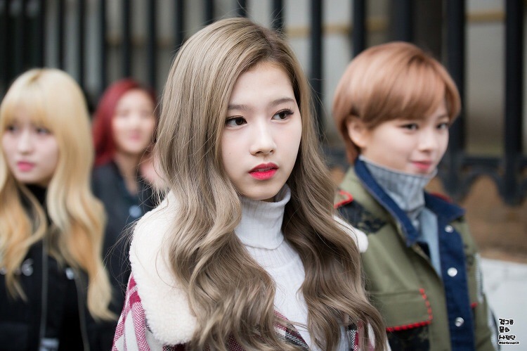 오늘자 사나 직찍 | 인스티즈
