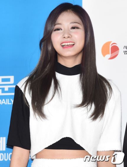오늘자 트와이스 쯔위 | 인스티즈