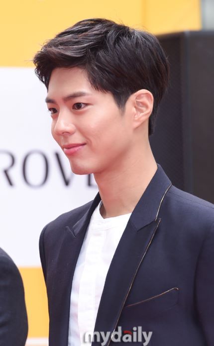 박보검 오늘자 명동에서 기사 사진.jpg | 인스티즈