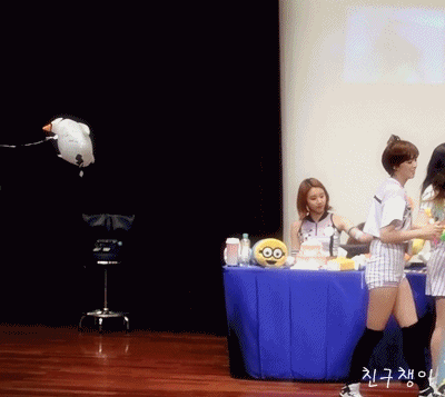 트와이스 미나는 너무 이쁜척을 해서.. 별로임 | 인스티즈