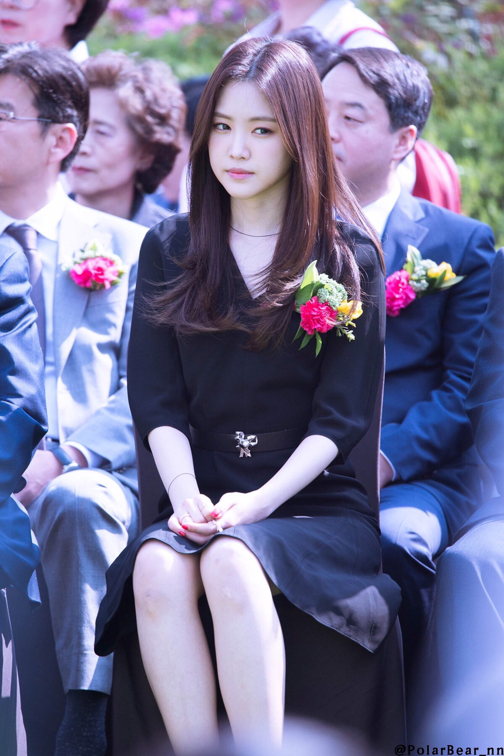 오늘자 손나이쁜 손나으니 | 인스티즈