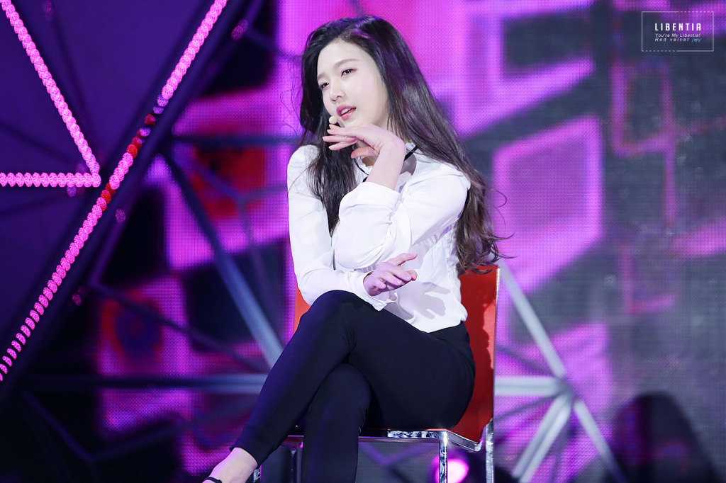 데뷔초 애기에서 여자가 되어가는 조이 .jpgif | 인스티즈