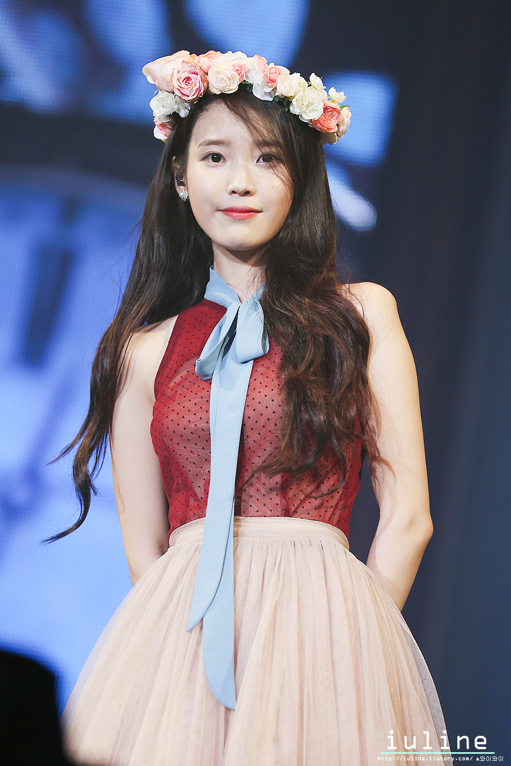 [15.11.22] 아이유 쳇셔 서울콘서트 둘째날 포토타임.jpgif | 인스티즈