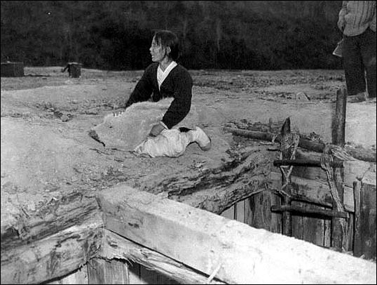 종북을 외치던 그들의 잘못된 세월을 외면하지 말아야하는 이유 | 인스티즈