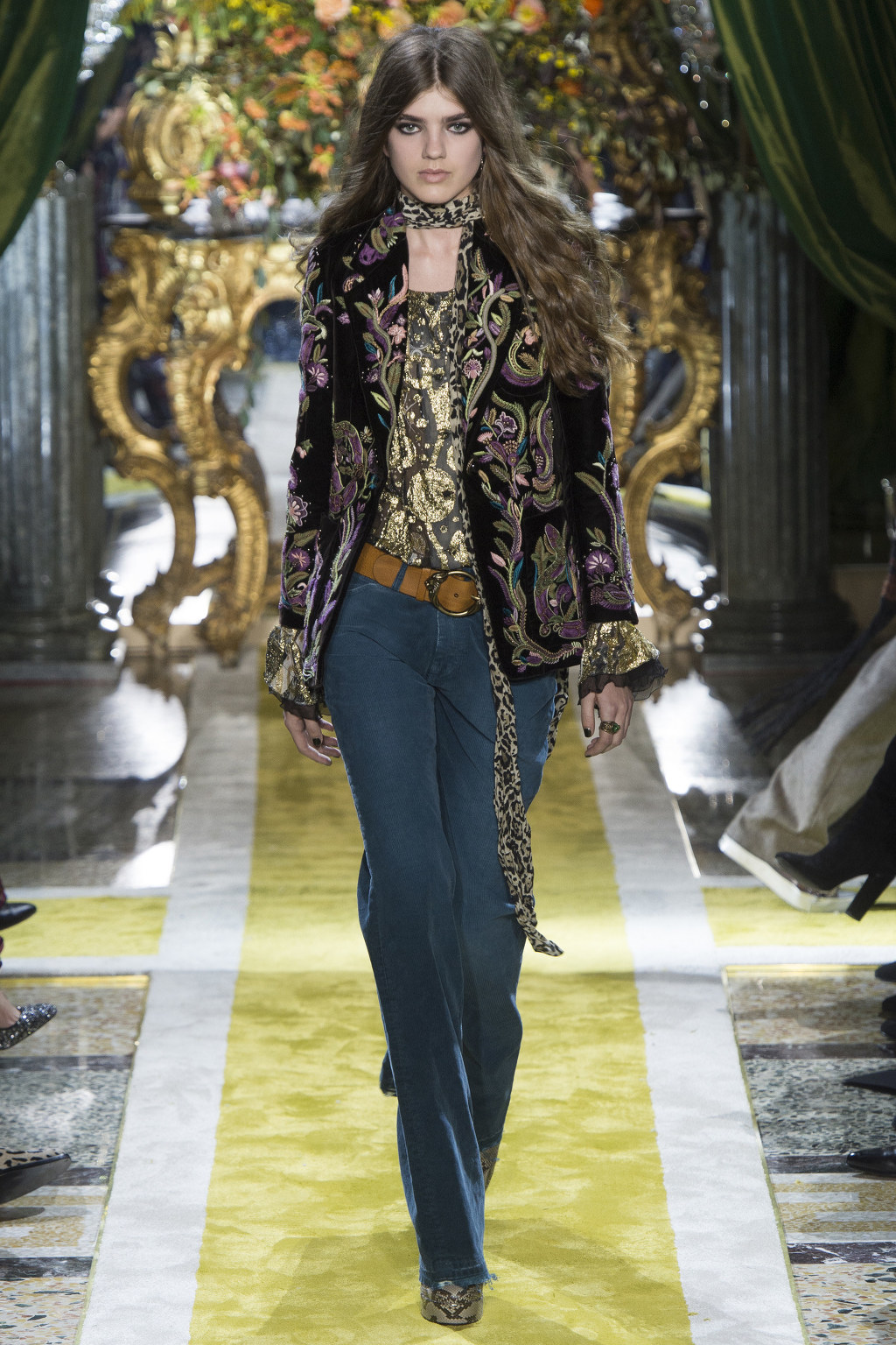 Roberto Cavali 2016 FallWinter RTW Milan | 인스티즈