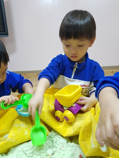 해피샌드데이 이미지