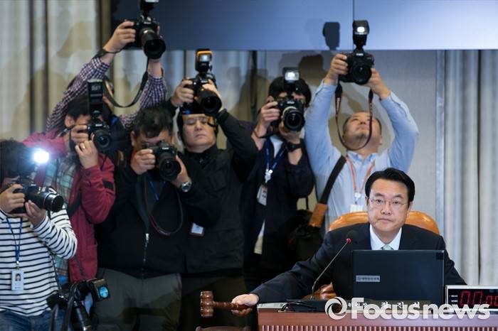 정덕들 사이에서 정치(인) 사진 잘찍기로 유명한 포커스뉴스 | 인스티즈