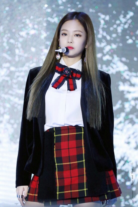블랙핑크 의상이랑 매우 비슷한 어제자 오마이걸 | 인스티즈