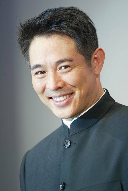 중국내에서도 이미지가 좋은 무술배우.. 영화에서나 또한 사생활마저도 모든사람들에게 귀감이 되고 존경심을 불러일으키는 분 | 인스티즈