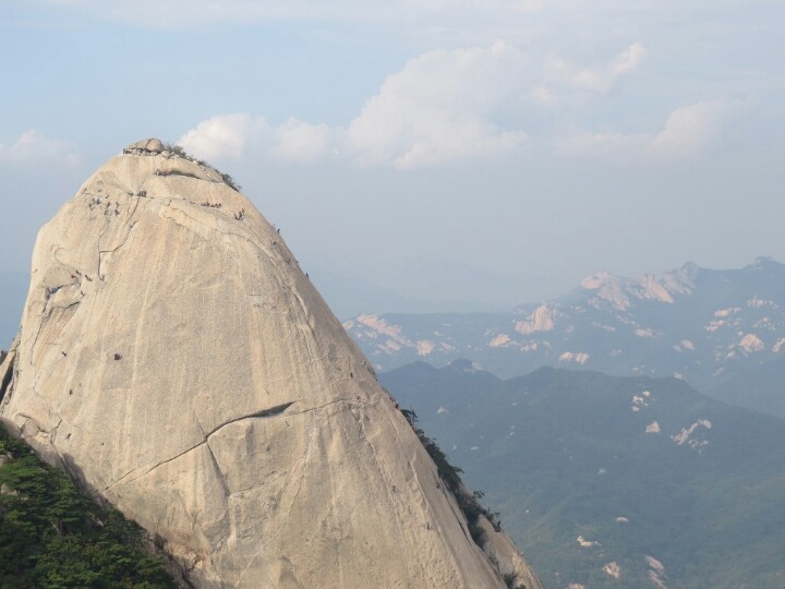 북한산의 만경대.백운대.인수봉 이미지