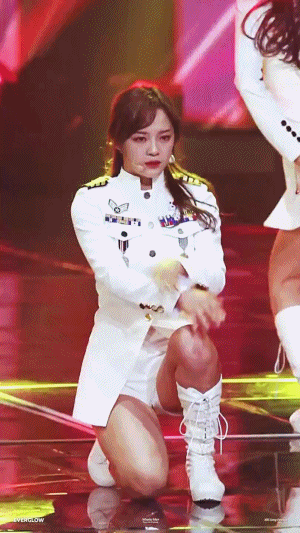 한 섹시하는 김세정ㄷㄷㄷ.gif | 인스티즈