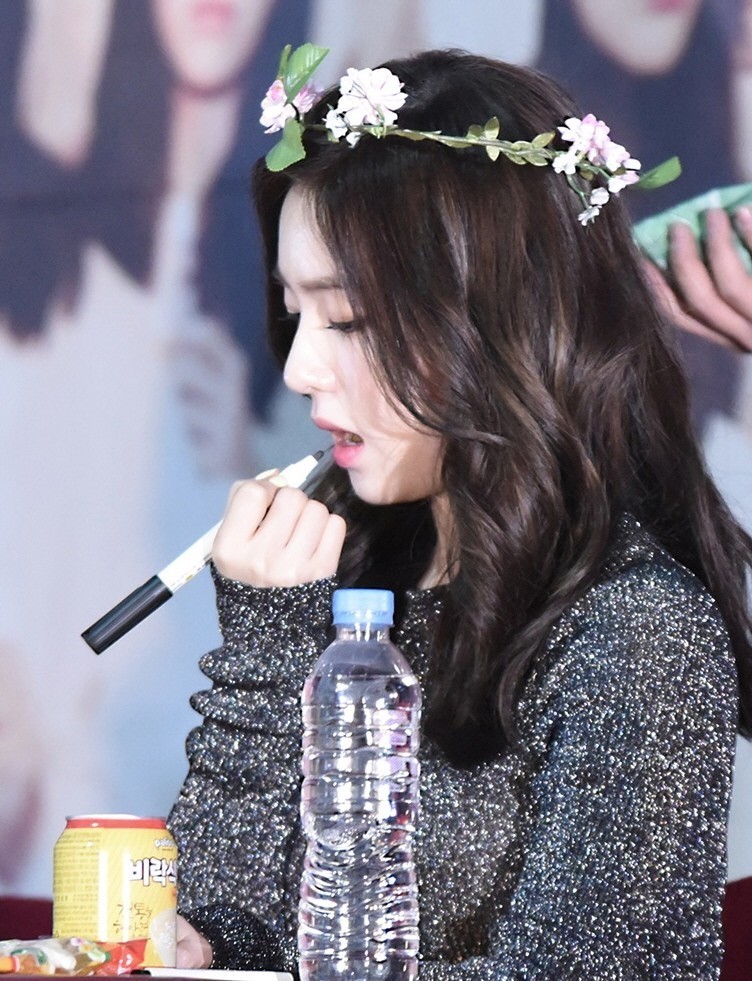 자본주의의 노예 아이린.gif | 인스티즈