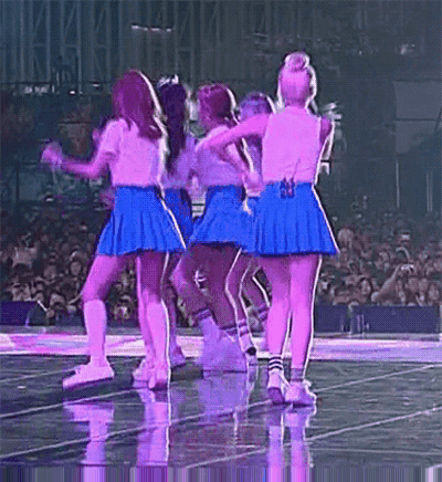 [레드벨벳] 예리 엉덩이 어택을 참을 수 없던 웬디의 복수.gif | 인스티즈