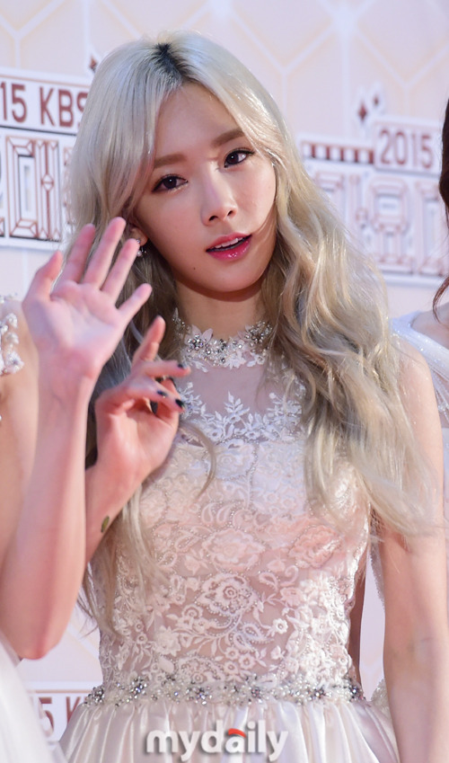 가요대축제 요정미 태연 레드카펫 .jpg | 인스티즈