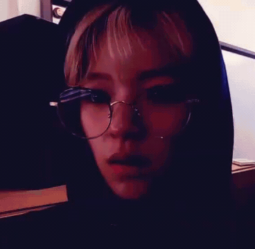 오늘자 안경 쓴 트와이스 정연 | 인스티즈
