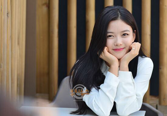 오늘자 양갈래 유정이 vs 생머리 유정이 | 인스티즈