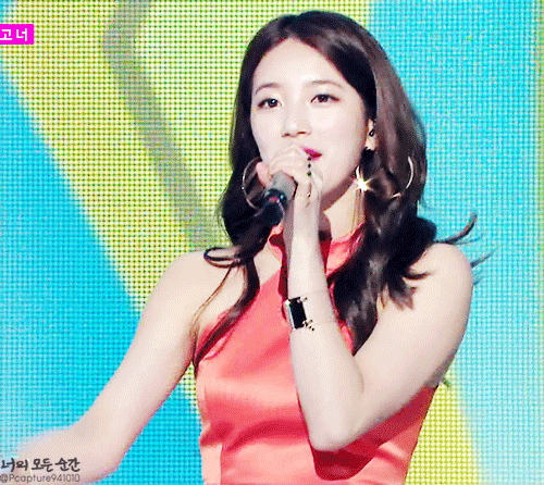 안어울리는색이 없는 수지.gif | 인스티즈