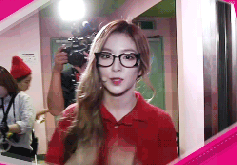 안경 쓴 아이린.GIF | 인스티즈