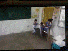 대륙 아이들의 흔한 싸움.gif | 인스티즈