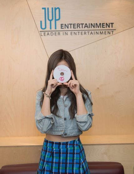 [트와이스] 생각보다 작은게 많은 사나.gif | 인스티즈