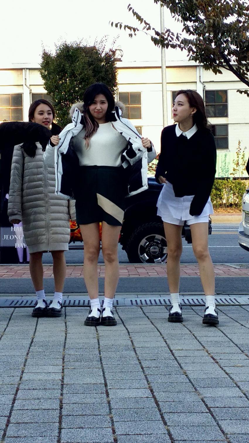 춥다고 하니까 품으로 들어오라는 사나 | 인스티즈