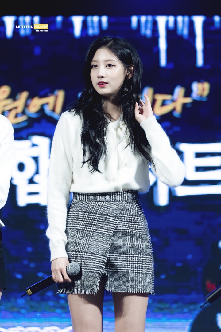[러블리즈] 저녁 얻어먹는데 메뉴선정 머하지 싶어서 아무나 | 인스티즈