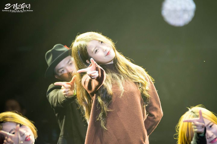 여러분 아이유나 보고 가시죠.jpgif | 인스티즈