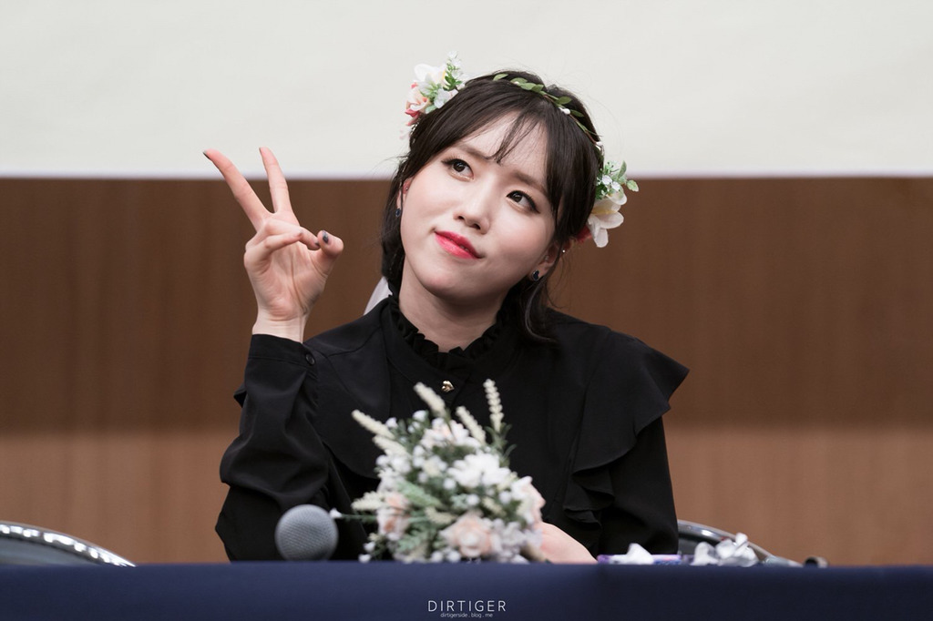 [러블리즈] 비가 오면 할 일이 많이 없어서 명은이 | 인스티즈