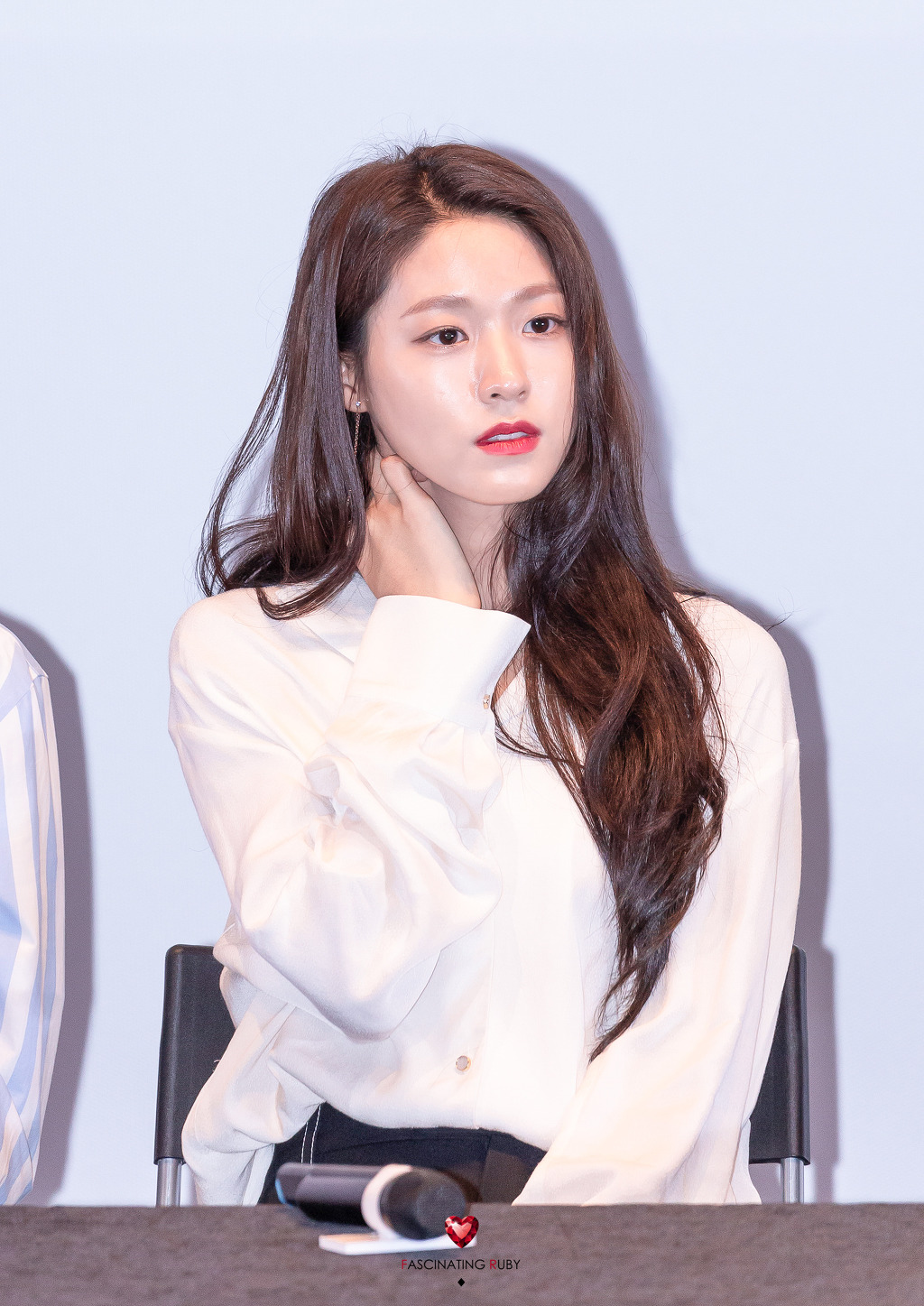 오늘 생일을 맞은 설현이.jpgif | 인스티즈