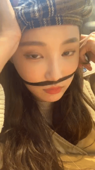 어제 3주년 기념 인스타 라이브한 모모랜드 연우(2).gif | 인스티즈