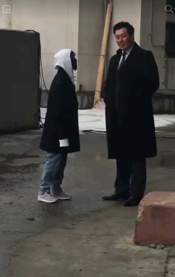 약 6년째 아이유와 함께 하고있는 개인 경호원.jpg | 인스티즈