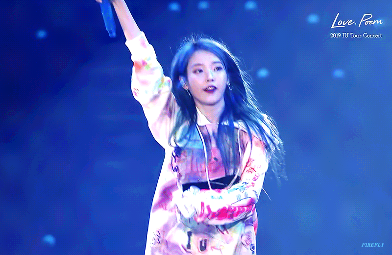 아이유 블루밍 라이브 클립.gif | 인스티즈