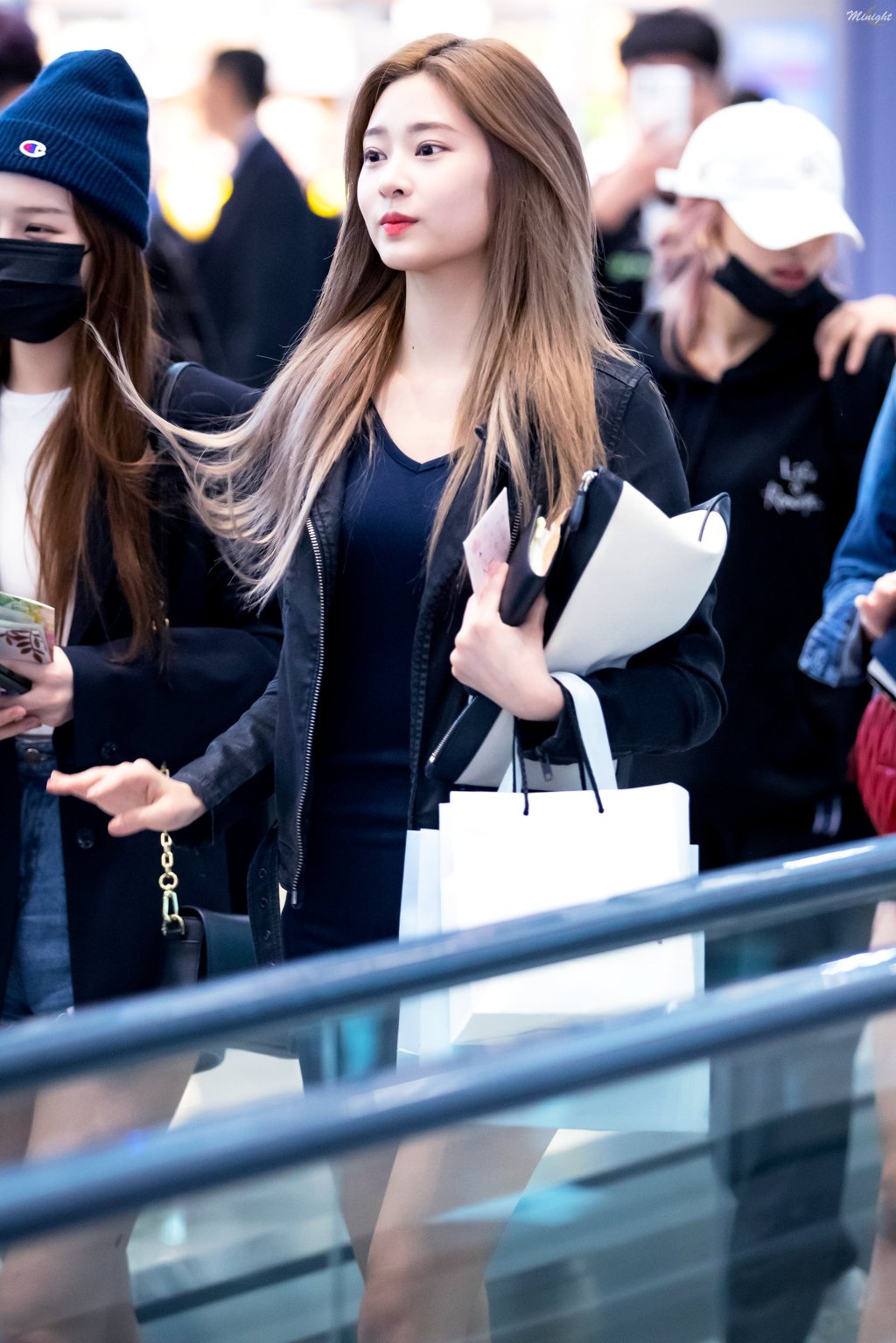 좀이쁜거같은 아이즈원 민주.jpg | 인스티즈