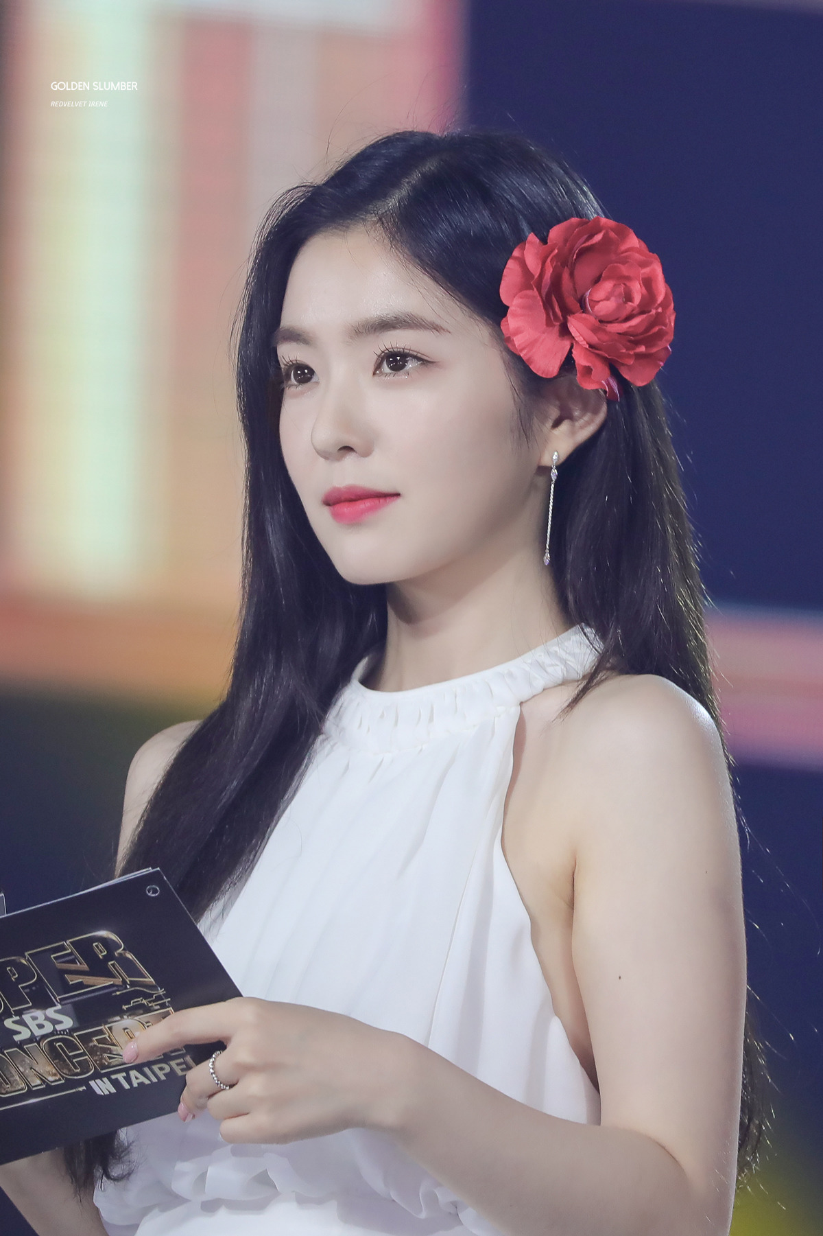 머리에 꽃을 단 아이린.jpgif | 인스티즈
