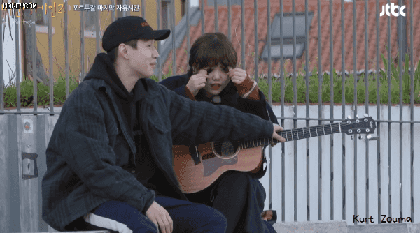 길거리에서 뽀뽀하는 커플을 본 악뮤 수현이.gif | 인스티즈