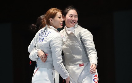 대한민국 여자 펜싱 사브르 금메달리스트들.jpg | 인스티즈