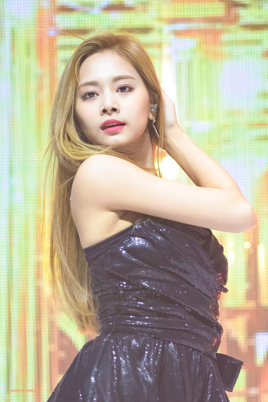 어제 신곡 쇼케이스 쯔위.jpg | 인스티즈