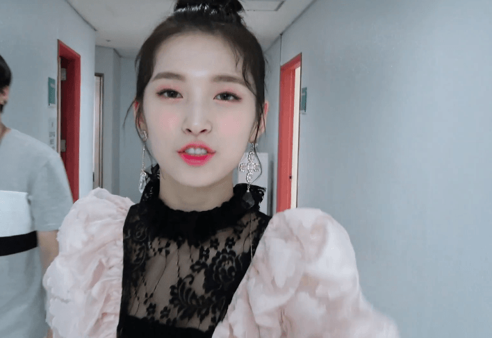 오마이걸 아린이와 아이컨택.gif | 인스티즈