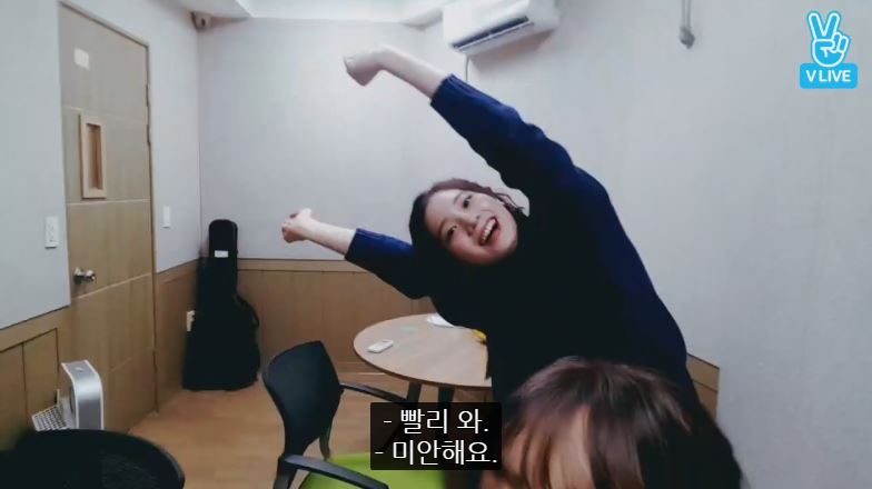 모모한테 혼나는 다현 | 인스티즈