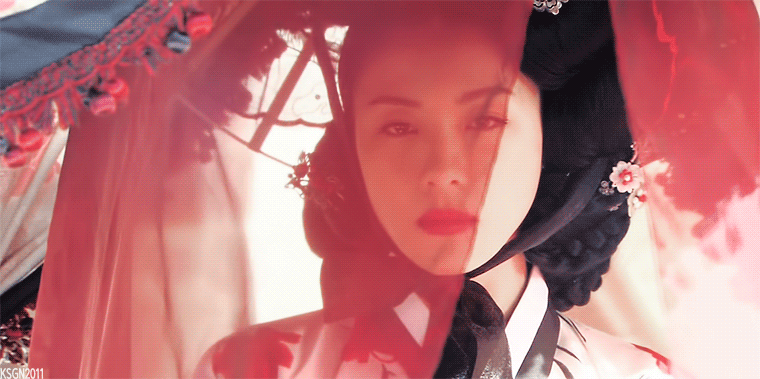 어느 연예인의 무섭도록 한결같은 협찬사진.jpg | 인스티즈