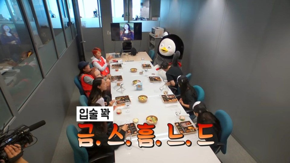 펭수가 EBS 제작진에게 기여하는 점 | 인스티즈
