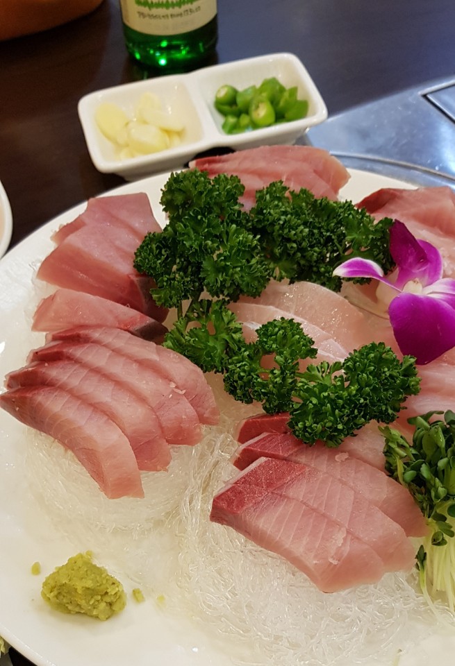 겨울에 먹는 대방어는 참치회보다 맛있다 | 인스티즈