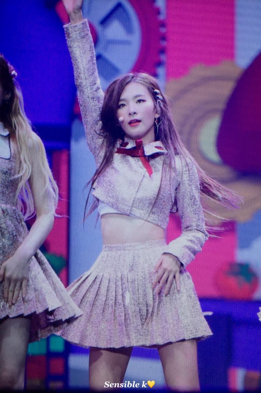 슬기가 왜 레드벨벳 카리스마 담당인지 알수있는 오늘자 콘서트 사진 | 인스티즈