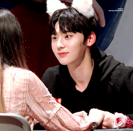 [워너원] 20cm 진한 아이컨텍을 받을수 있다는 황민현 팬싸모습 | 인스티즈