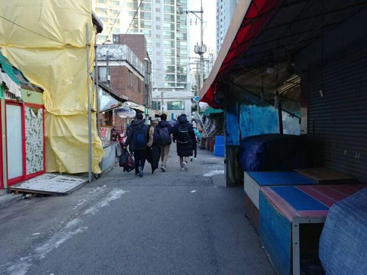 강추위의 날씨에 쓰러진 어르신 살리고 홀연히 사라진 중학생들.jpg | 인스티즈