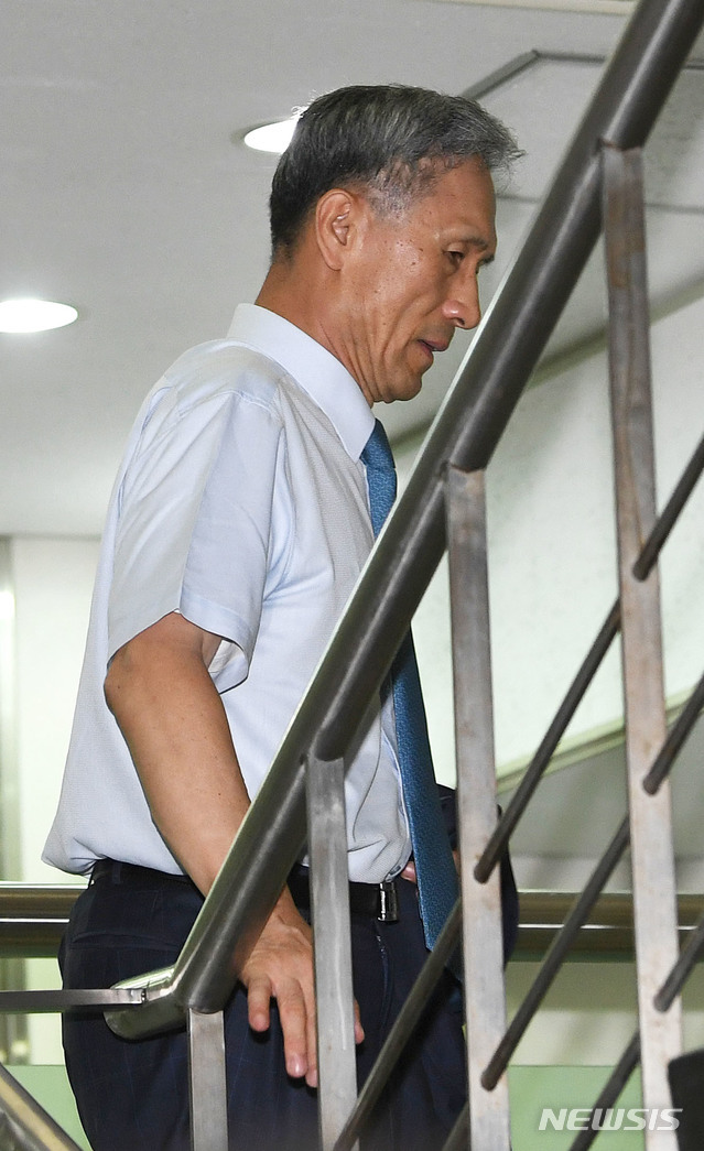 김관진 전 국방부 장관 첫 공판 출석.jpg | 인스티즈