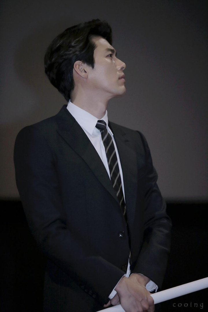 배우 현빈 옆모습 클라스.gif | 인스티즈