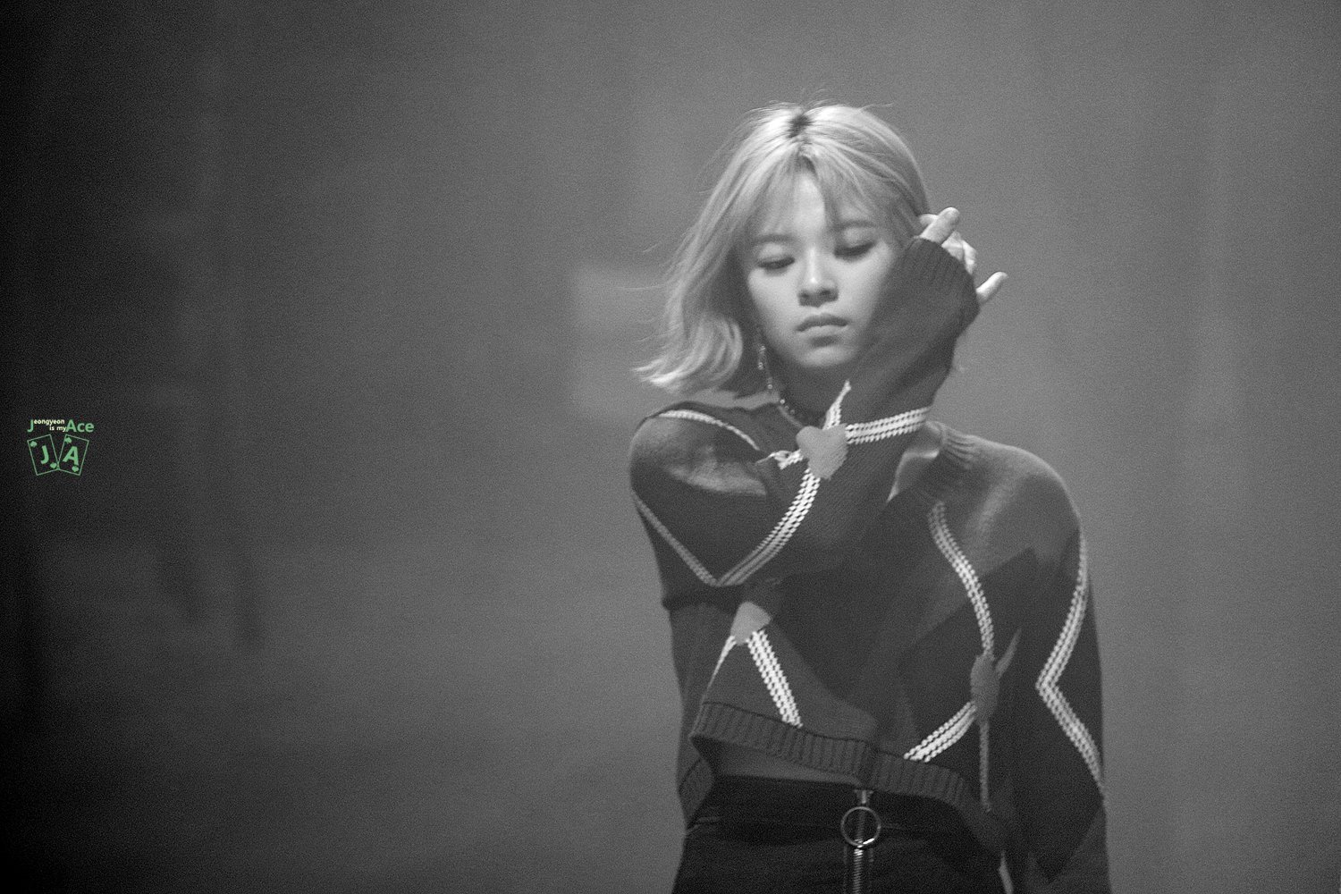 서든 팬미팅에서 미모 레전드 찍은 트와이스 정연.jpg | 인스티즈